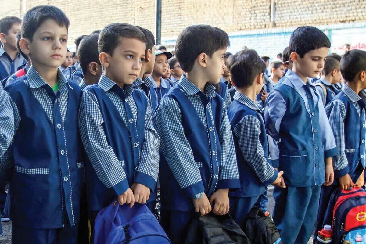 لباس فرم مدارس گران‌تر شد | امسال خرید از فروشگاه خاص اجباری نیست
