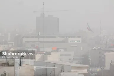 «مشهد» غرق در گردوغبار شدید (۵ دی‌۱۴۰۲)