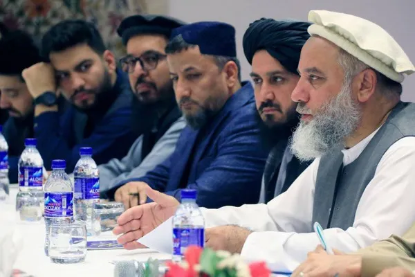 نشست اقتصادی و تجارتی افغانستان و ایران به میزبانی کابل برگزار شد | تجارت سالانه ۱۰ میلیارد دلاری هدف‌گذاری شد + عکس