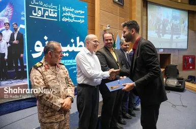 گزارش تصویری | اختتامیه سومین جشنواره سرود فجر بسیج خراسان رضوی در مشهد
