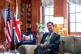 اعتراف سفیر انگلیس در آمریکا به پشتیبانی از عملیات&zwnj;ها علیه ایران