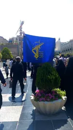 حرکت زائران از صحن‌های مختلف حرم مطهر رضوی به سمت باب‌الجواد(ع) و محل آغاز راهپیمایی ضد رژیم صهیونیستی