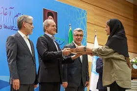 آغاز رسمی سال تحصیلی جدید دانشگاه&zwnj;ها | رتبه&zwnj;های برتر کنکور از سوی رئیس&zwnj;جمهور، تقدیر شدند