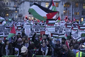حامیان فلسطین مقابل ساختمان پارلمان انگلیس تجمع کردند