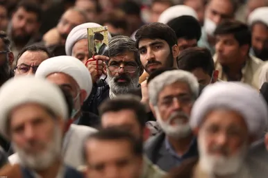 حضور و سخنرانی رهبر انقلاب در اجتماع زائران و مجاوران حرم مطهر رضوی- ۳