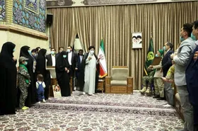 رئیس جمهور در دیدار با خانواده&zwnj;های شهدا در مشهد: مهمترین وظیفه مسئولان حفظ دستاوردهای شهداست