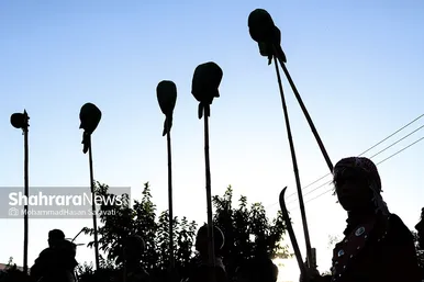 حرکت کاروان نمادین اسرای کربلا در مشهد