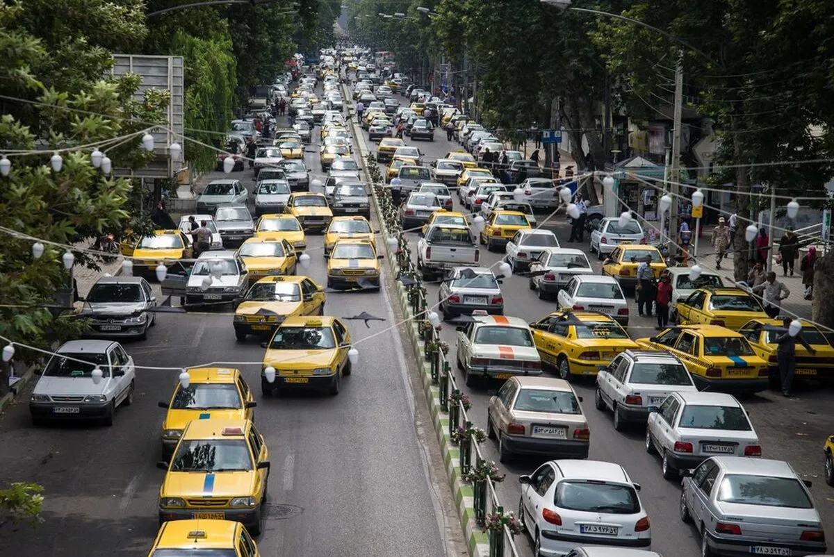 بانوان از سوار شدن در خودرو‌های خارج از عرف سازمان تاکسیرانی خودداری کنند