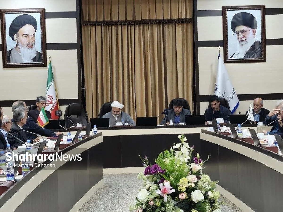دغدغه‌های هنر خطاطی و خوشنویسان مشهد در نهمین نشست «شنبه‌های گفت‌وگو» استانداری مطرح شد