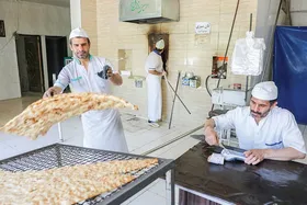 در نخستین روز اجرای طرح &laquo;هوشمندسازی یارانه آرد و نان&raquo; در مشهد چه گذشت