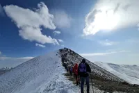 ویدئو| نمایی زیبا از قله برف انبار قم