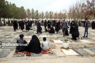 آیین چراغ برات در بهشت رضا(ع)