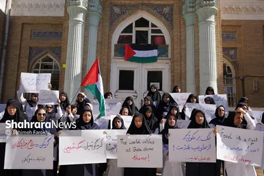 گزارش تصویری | تجمع جامعه پزشکی مشهد در بیمارستان امام رضا (ع) در اعتراض به نسل کشی رژیم صهیونیستی در غزه