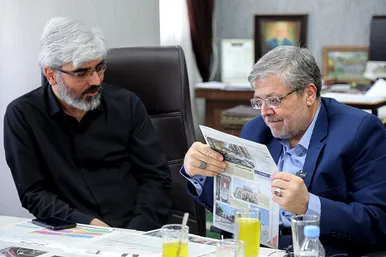 حضور شهردار مشهد در روزنامه شهرآرا به مناسبت روز خبرنگار
