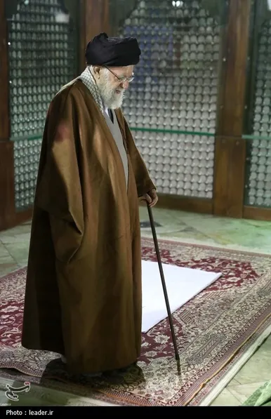 گزارش تصویری | حضور رهبر انقلاب اسلامی در حرم مطهر حضرت امام خمینی (ره)