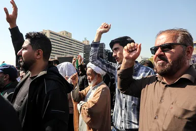 راهپیمایی مردم مشهد در محکومیت اغتشاشات اخیر و تشییع شهدای مدافع امنیت