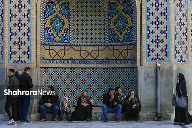 آیین چراغ برات در آرامگاه خواجه ربیع