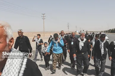 زائران پیاده امام رضا(ع) - ۲