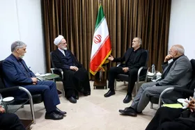 رئیس&zwnj;جمهور در دیدار با مدیر حوزه&zwnj;های علمیه: تحول در رویکرد&zwnj;های ارتباطی نهاد روحانیت ضروری است