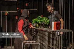 گذر از کافه&zwnj;ای متروک در دهه ۳۰ |  &laquo;ساچمه&zwnj;پلو با مربای آلبالو&raquo; روی صحنه پردیس تئاتر مستقل