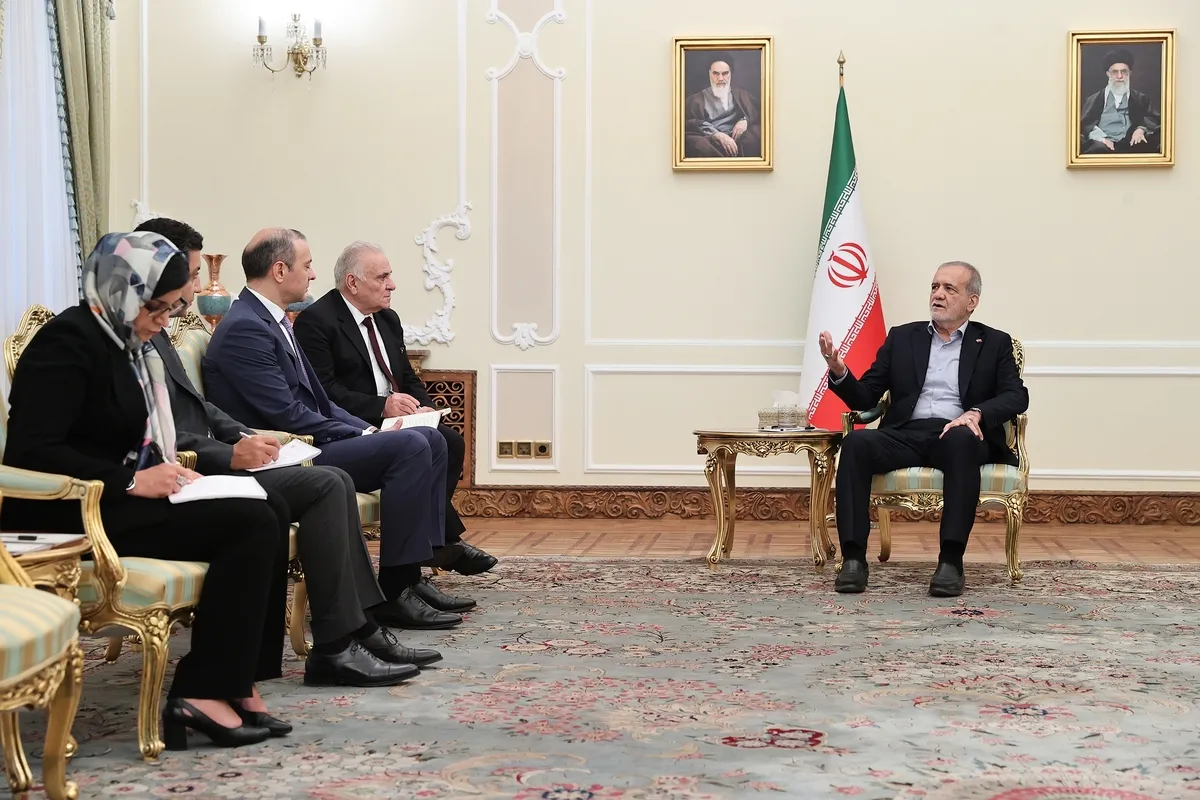 پزشکیان: هیچ قدرت خارجی نباید خللی در روابط دوستانه ایران و ارمنستان ایجاد کند