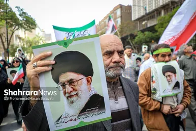 راهپیمایی ضدصهیونیستی نمازگزاران مشهدی و حمایت از عملیات وعده صادق سپاه