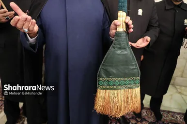 آیین جاروکشی حرم مطهر رضوی