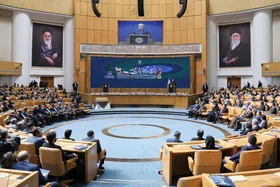 پزشکیان: در مسیر ساخت آینده ایران تسلیم هیچ محدودیتی نمی&zwnj;شویم