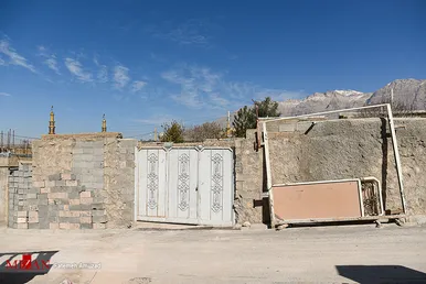زندگی در سی سخت یک سال پس از زلزله