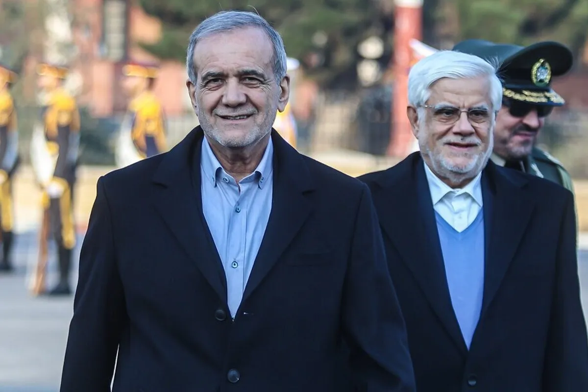 یک مقام دولت از ماموریت پزشکیان به عارف برای مدیریت وضع اینترنت خبرداد