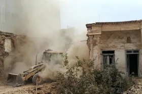 ضرب و شتم یک زن هنگام تخریب خانه&zwnj;اش در سیستان&zwnj;و&zwnj;بلوچستان + فیلم