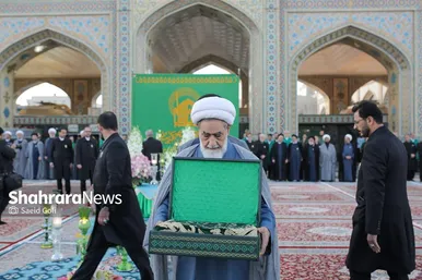 گزارش تصویری | آیین سنتی تعویض پوش ضریح مطهر امام رضا (ع)
