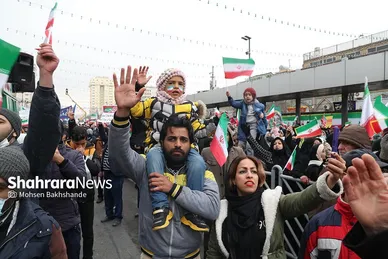 گزارش تصویری حضور باشکوه مردم مشهد در راهپیمایی ۲۲ بهمن