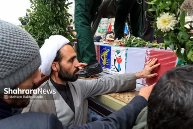 اجتماع عزاداران فاطمی و تشییع پیکر ۹ شهید دفاع مقدس و مدافع حرم