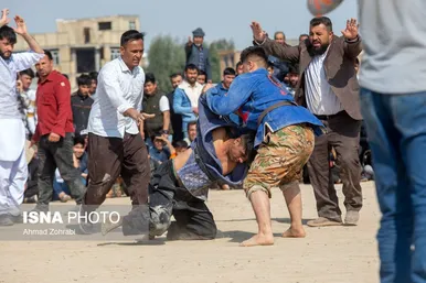 مسابقات کشتی سنتی افغانستانی‌ها به مناسبت نوروز در قم