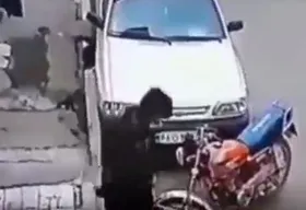 سرقت جالب موتورسیکلت با صبر و حوصله در قم! + فیلم