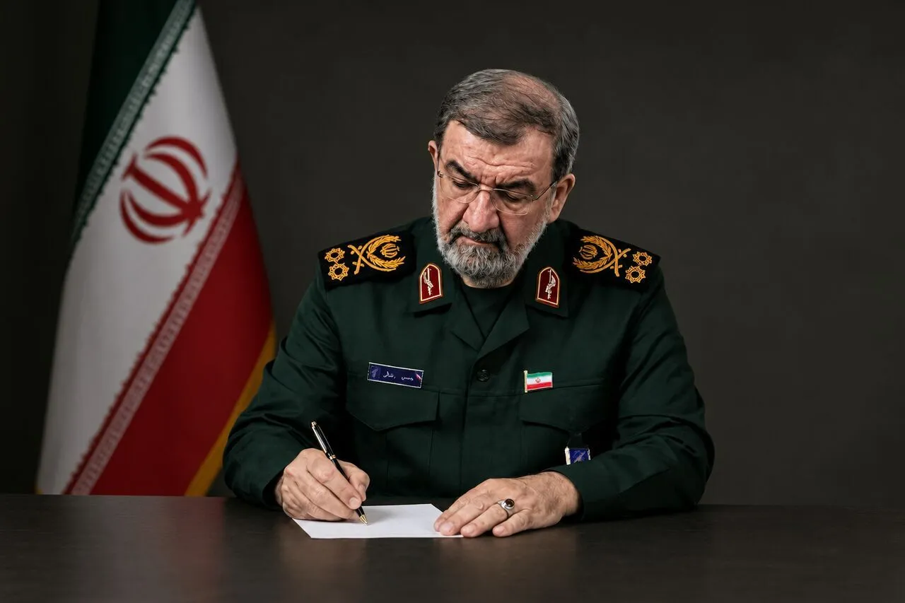 محسن رضایی دبیر شورای عالی امنیت ملی