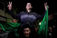 آزادی ۳۹ اسیر فلسطینی در مقابل ۱۳ اسیر صهیونیست | گام نخست توافق عملی شد