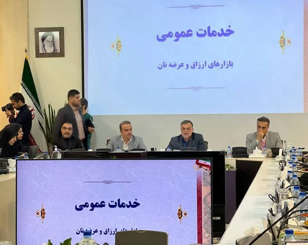 شهرداری مشهد آماده استقبال از زائران رضوی | فروش ویژه شیرینی و میوه عید در بازار‌های شهرداری + فیلم