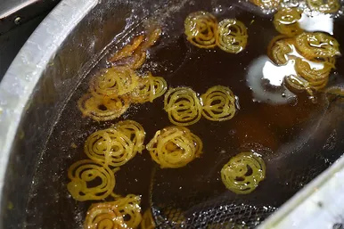 زولبیا و بامیه،شیرینی مخصوص ماه رمضان