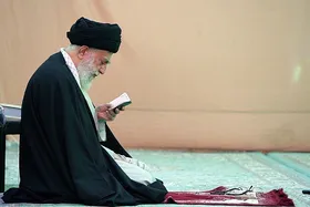 ویدئو | لحظاتی از حضور حضرت آیت&zwnj;الله خامنه&zwnj;ای در مسجد مقدس جمکران