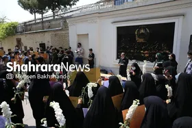 تجمع دانش&zwnj;آموزان مشهدی مقابل کنسولگری افغانستان در مشهد + فیلم