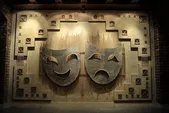 آمار فروش نمایش‌های روی صحنه تئاتر مشهد در هفته‌ای که گذشت (یکم اردیبهشت ۱۴۰۳)