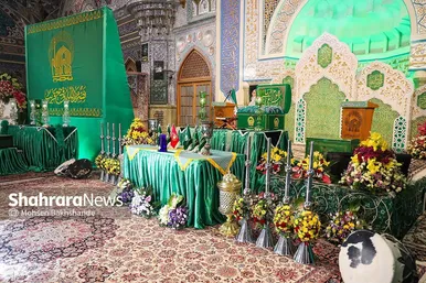 مراسم تعویض پرچم گنبد و پوش ضریح حرم مطهر ثامن الحجج (ع)