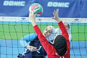 سرمربی والیبال نشسته بانوان مشهد: بهای جوان&zwnj;گرایی را پرداختیم