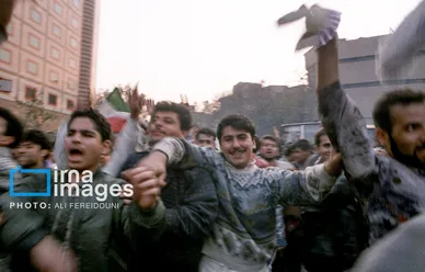 ۸ آذر ۱۳۷۶ روزی که ایران خندید