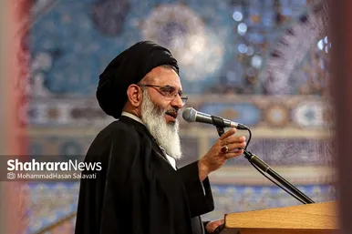 تصاویری از اجتماع مردمی در حرم امام رضا (ع) در پی شهادت سید حسن نصرالله