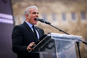 لاپید: نتانیاهو با فریبکاری اعتماد آمریکا به اسرائیل را از بین برد