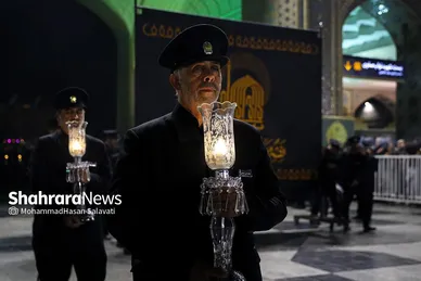 تصاویری از آئین شام غریبان امام رضا (ع) در حرم مطهر رضوی
