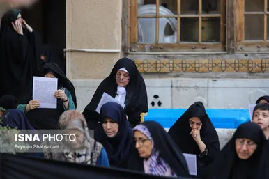 محرم ۱۴۰۴ | عکس‌هایی از عزاداری در خانه تاریخی شیخ‌الاسلام - اصفهان